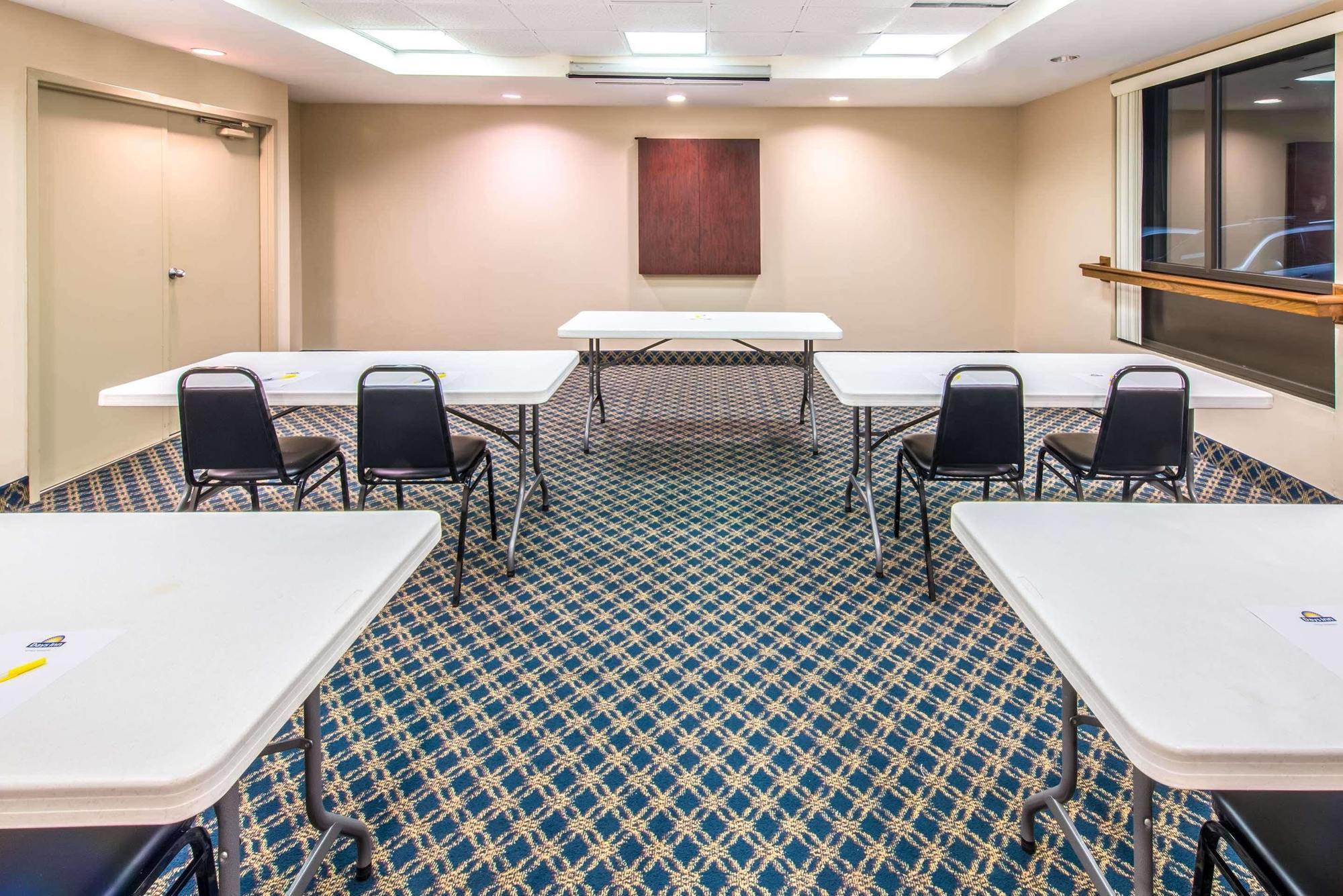 Days Inn By Wyndham Horsham Philadelphia Εξωτερικό φωτογραφία